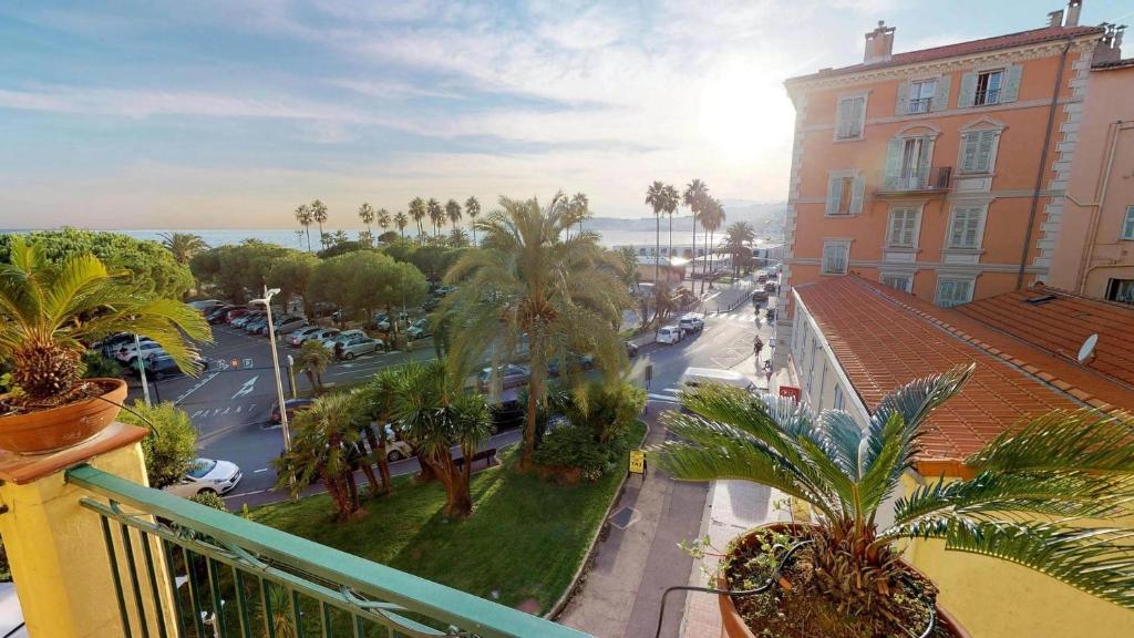 5VV - Grand 2P dans la vieille ville avec terrasse vue mer - 3