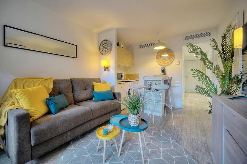 Cannes Beach 089 - 4