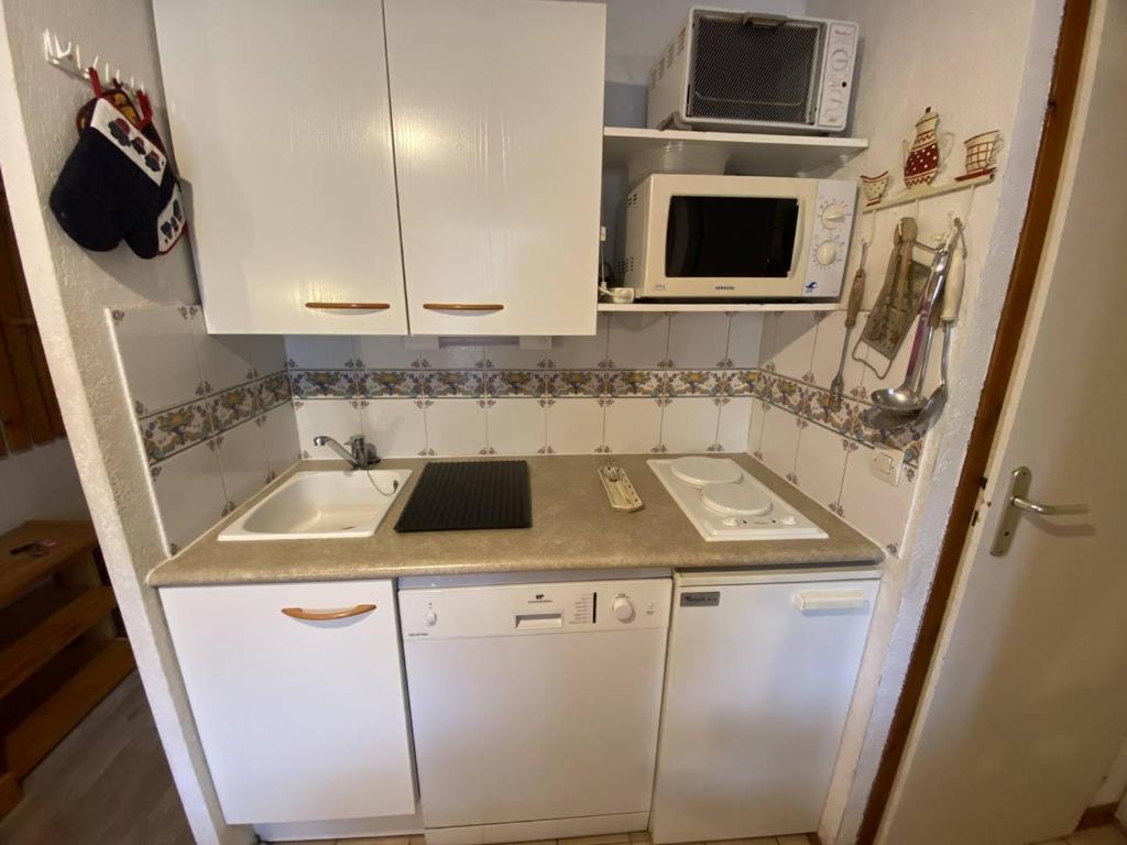 Appartement 4 pers., village, proche pistes, piscine l'été, commerces à pied - 2