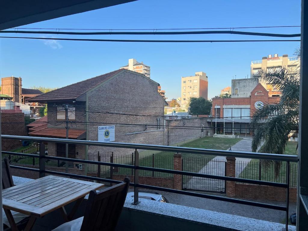Hermoso departamento en el centro de tigre - 3