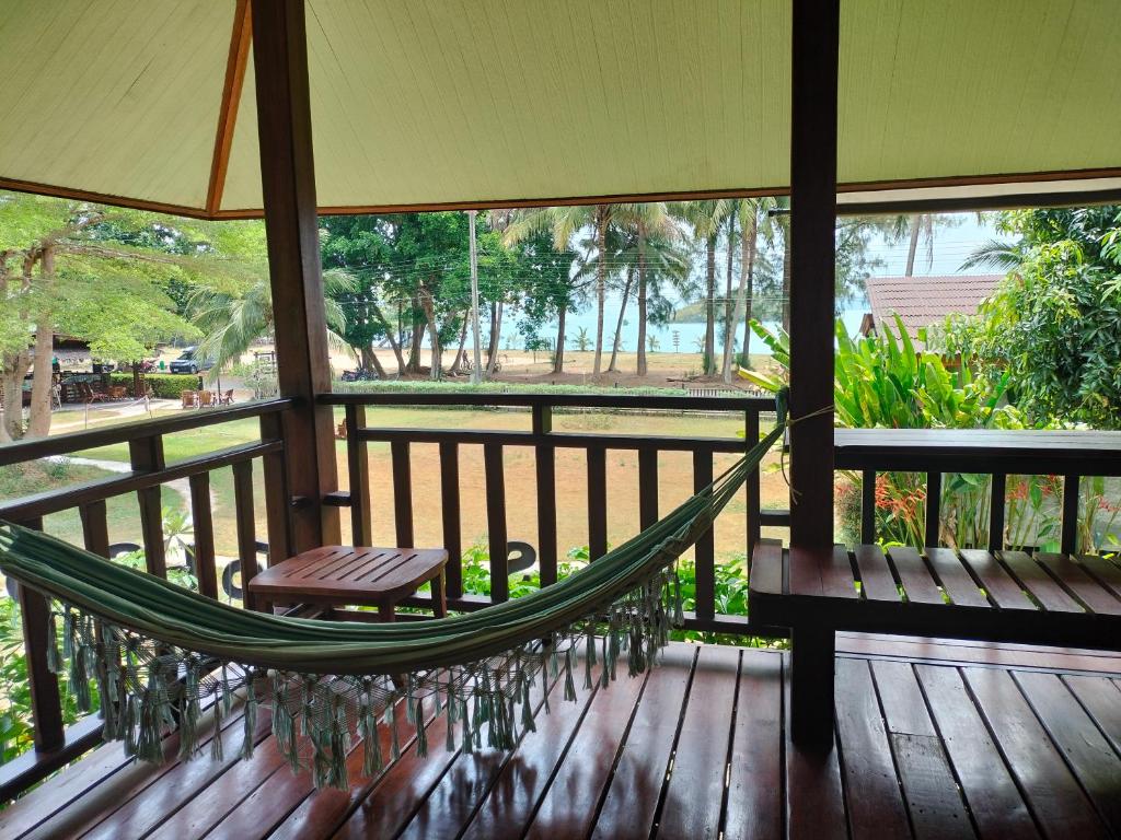 Suntisook Resort