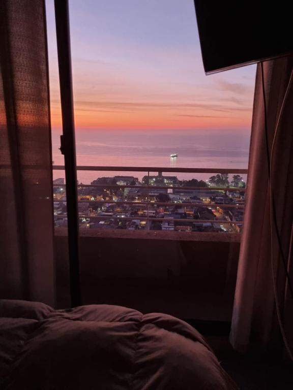 Apartment with balcony, steps from Caleta Portales, 2 bedrooms, 2 bathrooms - 3