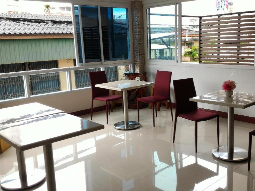 V-House Hotel