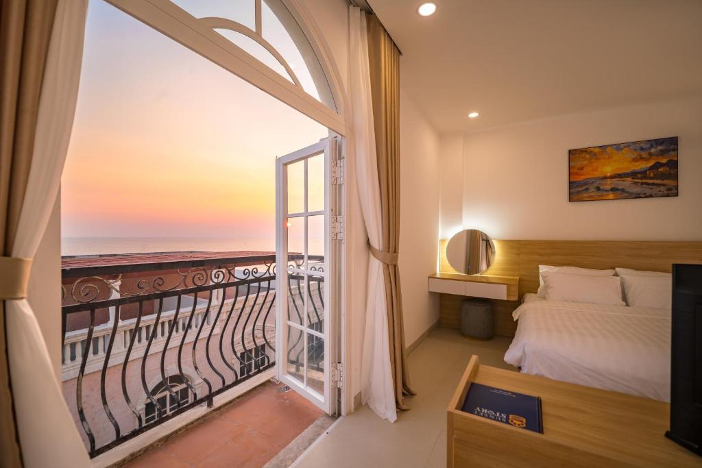 Sunset Story Hotel