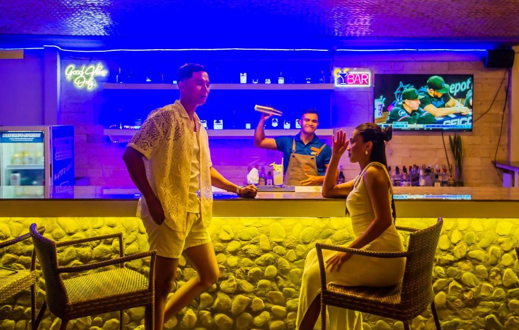 Highly-rated bar