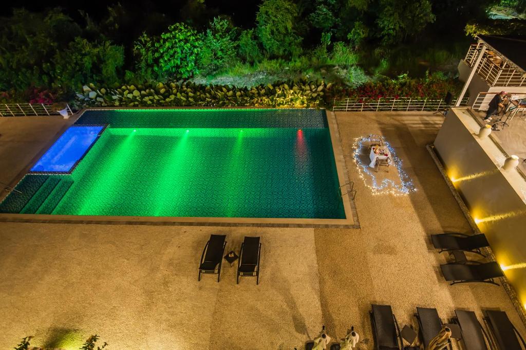 Swimming pool