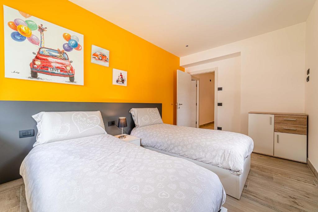 Blizzard apartments, ski in ski out - 2