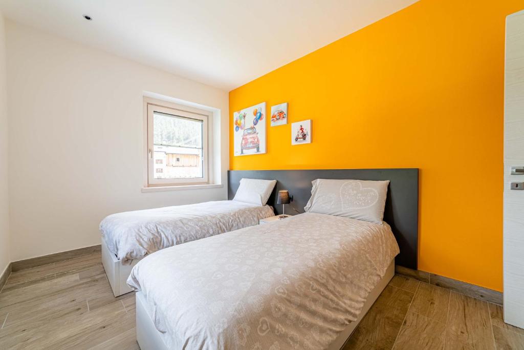 Blizzard apartments, ski in ski out - 4