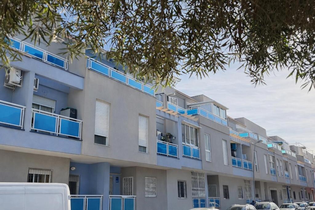 Del Cura Apartments with Balcony & Pool - 2