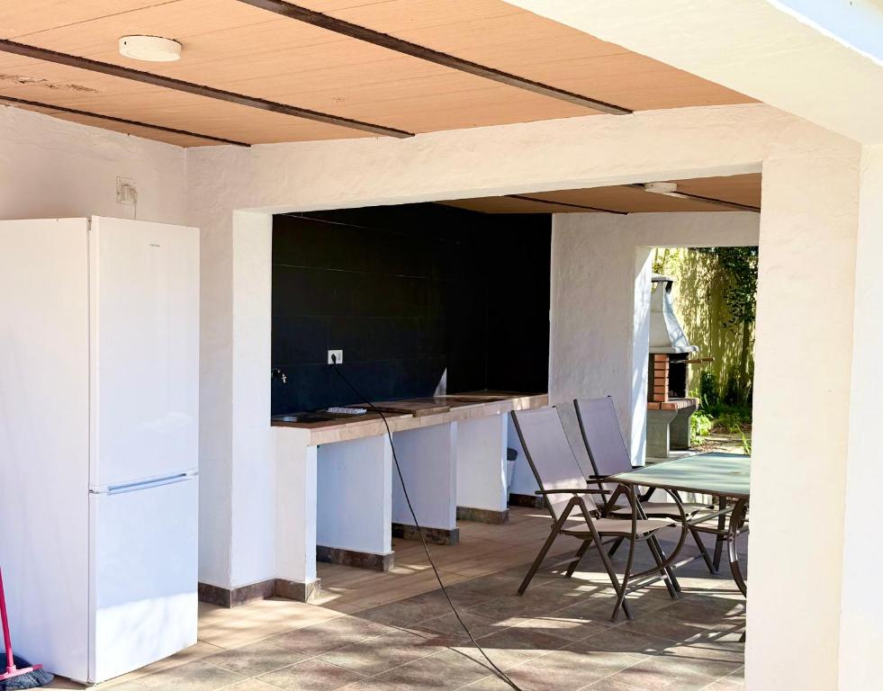 Chalet en Conil, descansa y disfruta BBQ AIRE PISCINA PARKING - 2