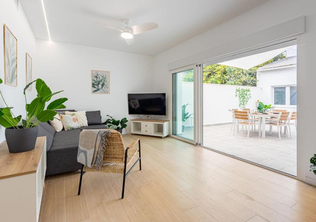 Casa moderna 3 hab, terraza privada - 1