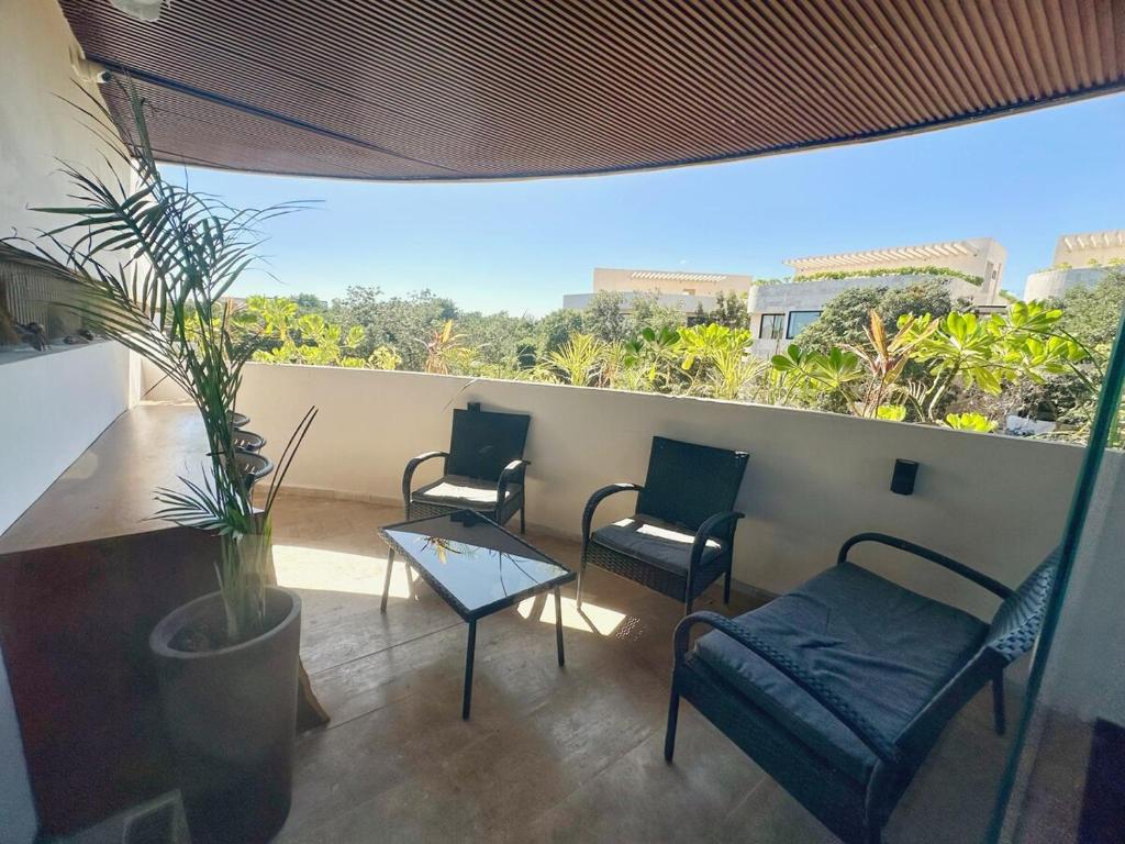 NEW Jungle Retreat 1BR2BA Garden Private Pool - 3