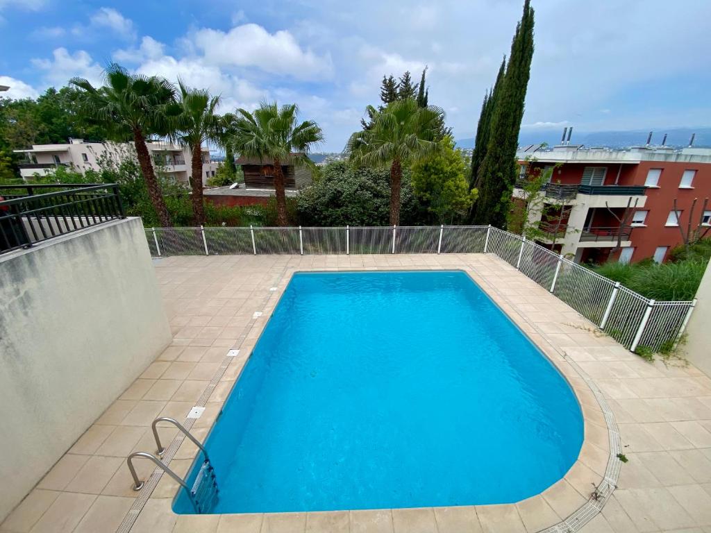 West Nice Ground-Floor one Bedroom Apartment with Parking, Garden, Pool - 2