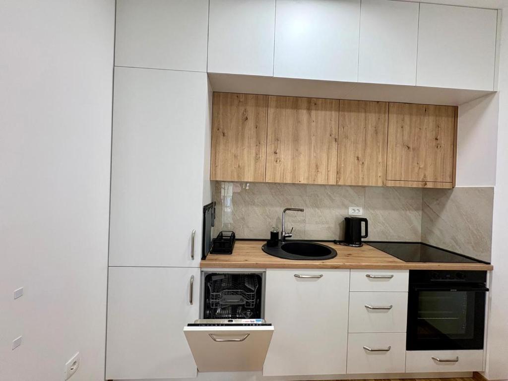 New apartment in Becici - 4