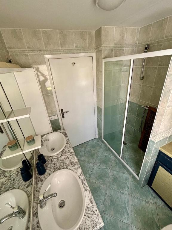 Apartment South terrace-Sea view -Jacuzzi- Beach - 4 guests - 4