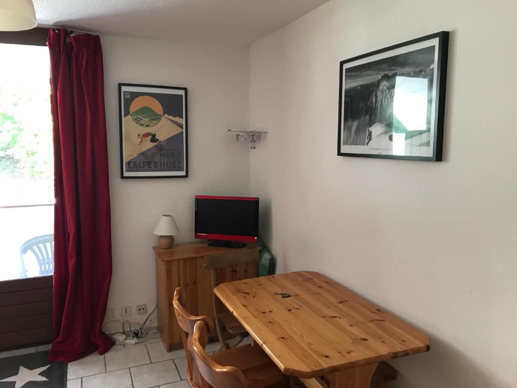 Cozy Alpine Ski Studio in Oz en Oisans - 4