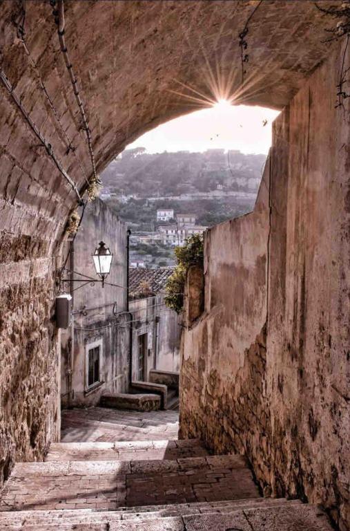 The Blue Door in the historic center of Modica Bassa - 3