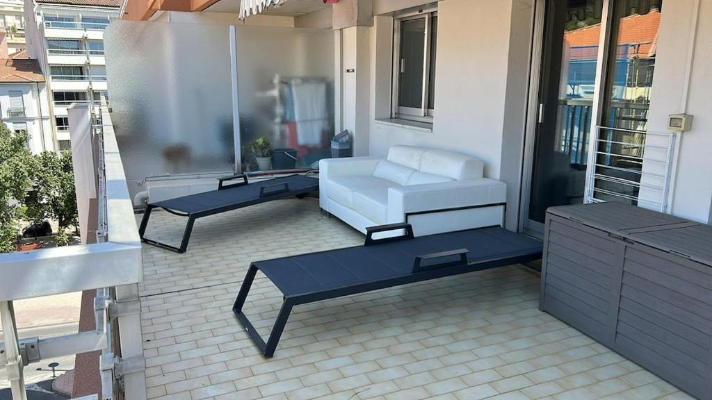 Apartment with sunny terrace air conditioning - 2