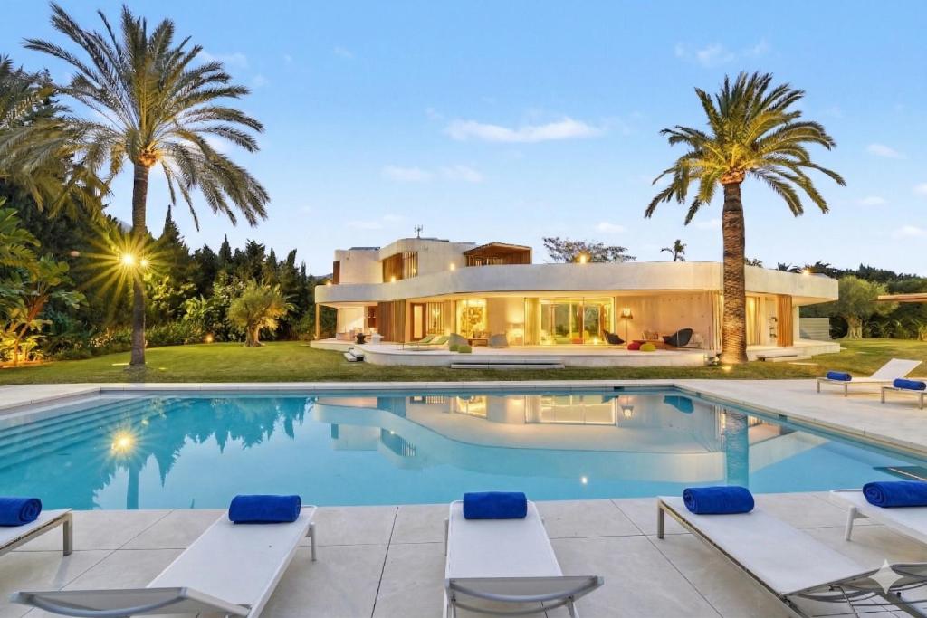 Casa Torus Luxury Design Villa with Private SPA & Cinema - 2