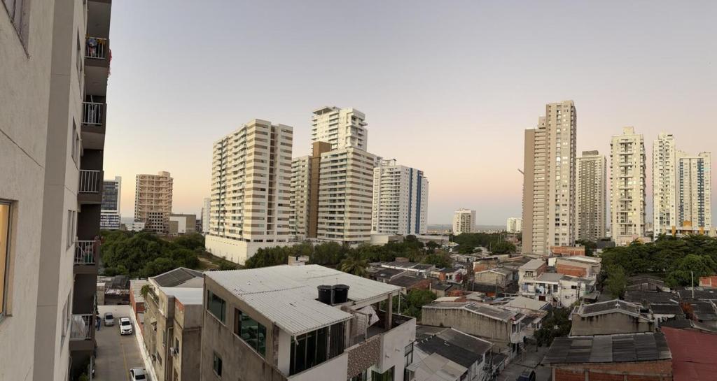 Nuevo, acogedor y central apartamento cerca al mar - 4