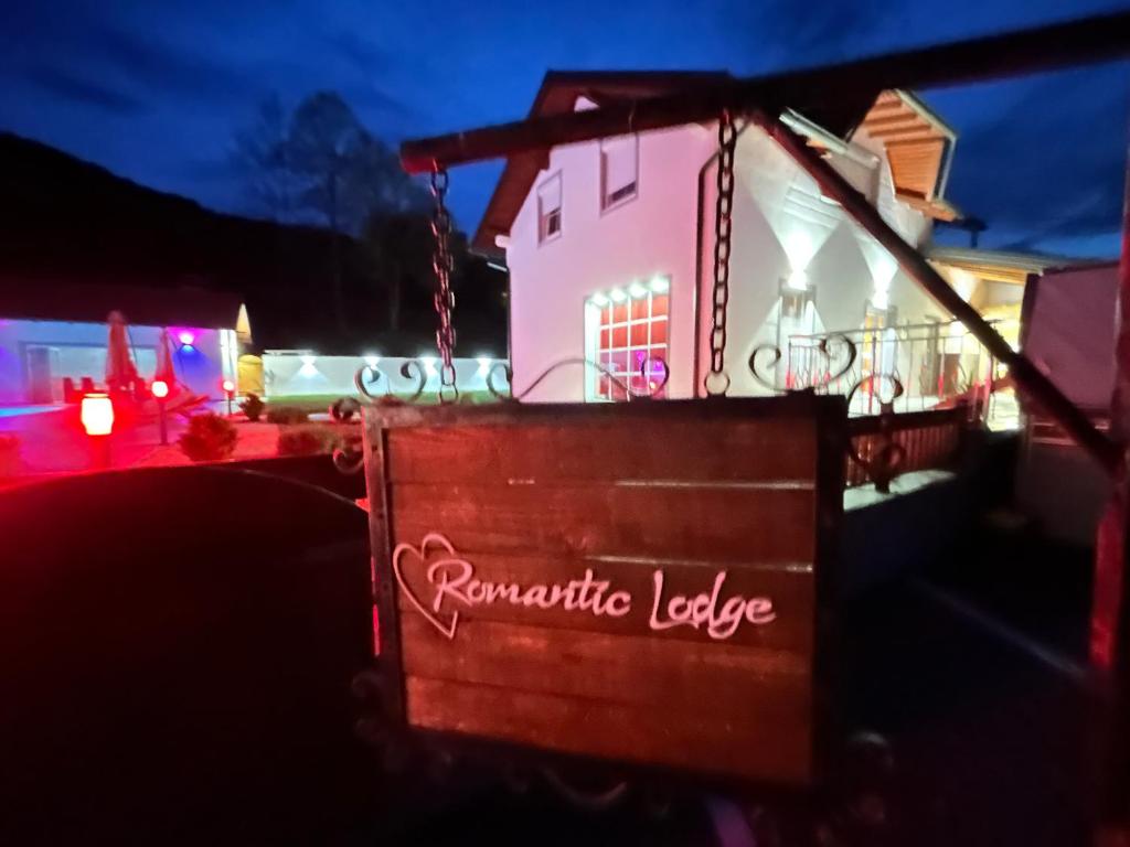 Romantic Lodge -Private Swimm-Spa - 2