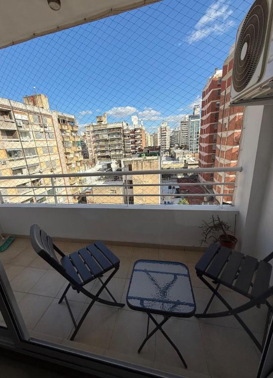 Monoambiente centrico con balcon y pileta - 2