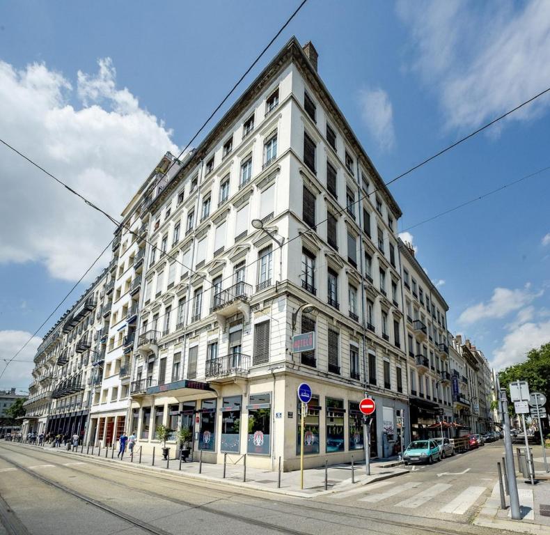 Entrance, Hotelo Lyon Charite in Lyon