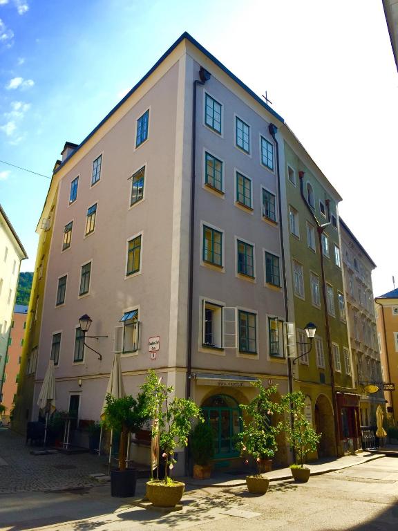 Guesthouse Mozart - Apartment House — Hotel in Salzburg