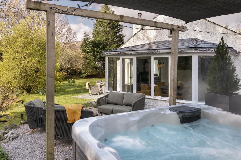 Bellfoot Rural Retreat and Hot Tub photo 4