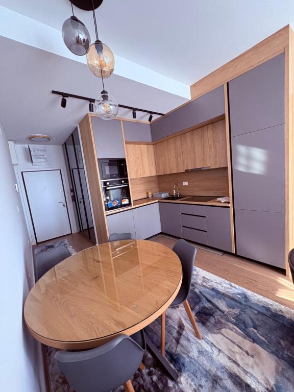 Luxury 2BR Sea View & Garage & Twin Towers Becici - 5