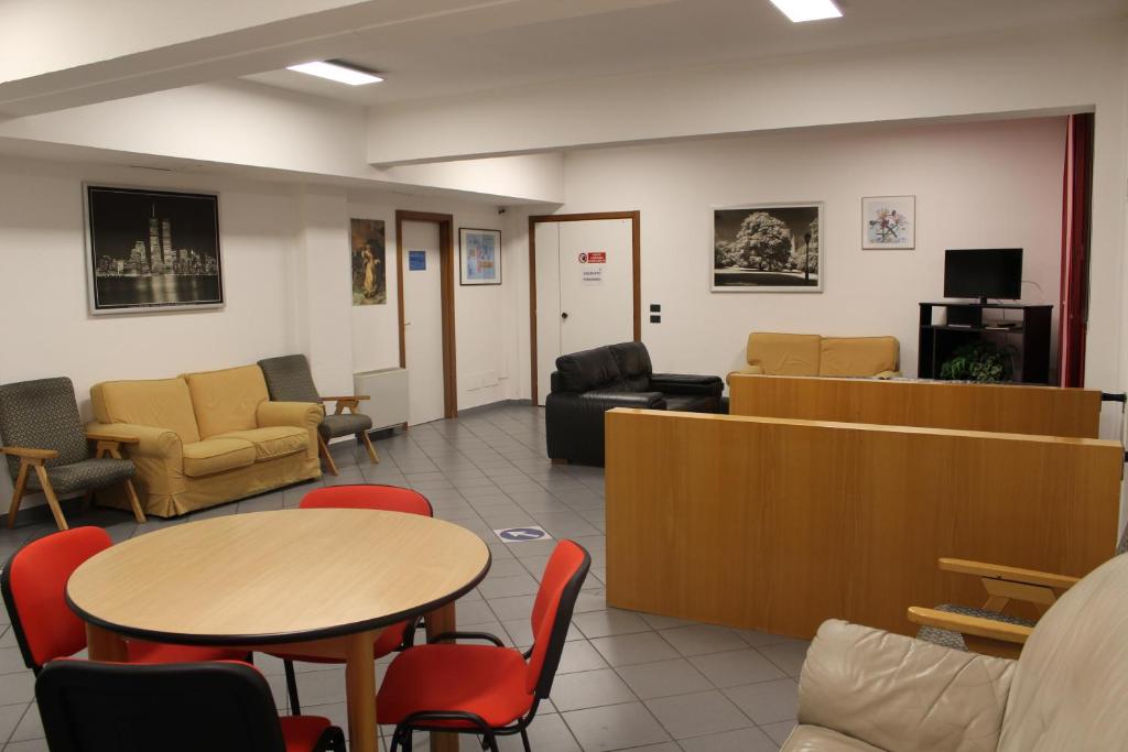 Shared lounge/TV area