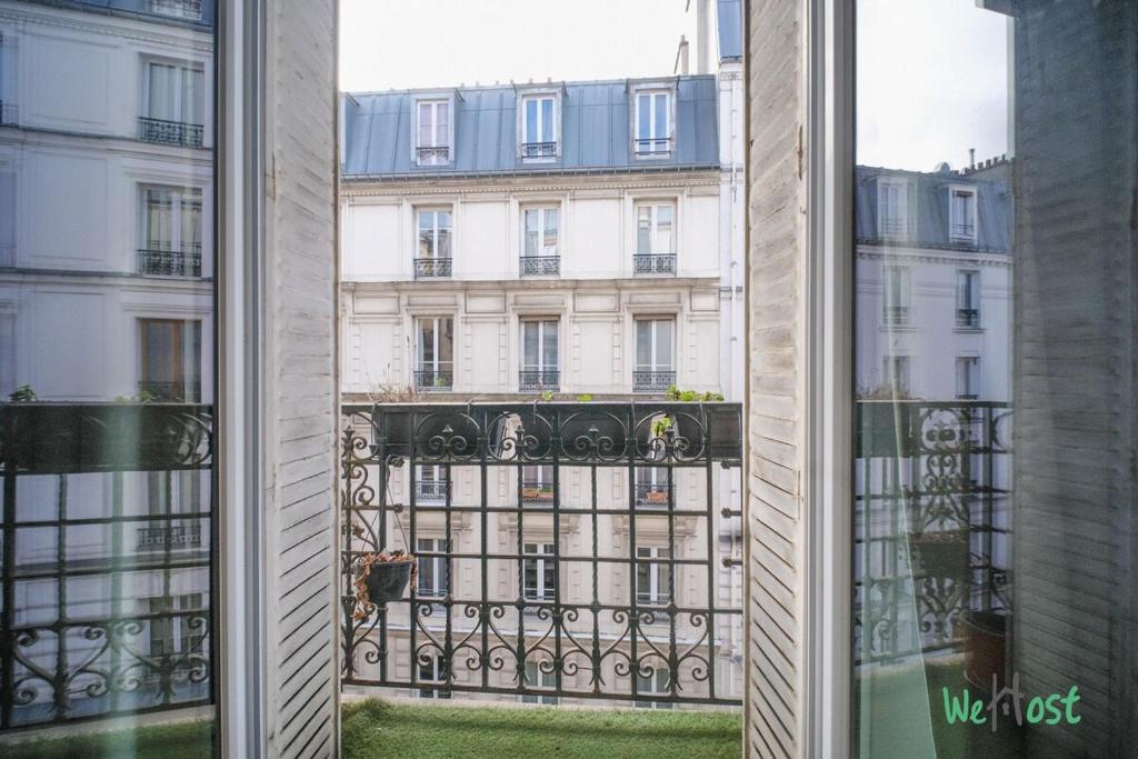 Appart parisien avec balcon – Montmartre - 5