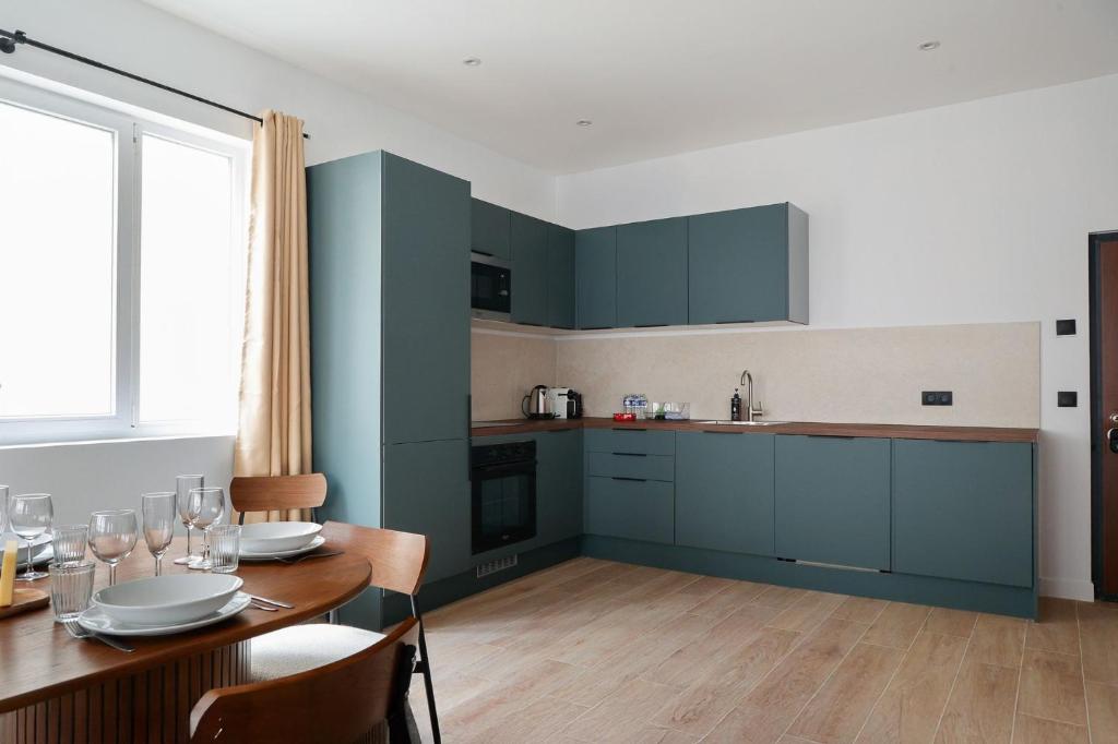 TheBlueStay 265 - Stunning AC Apartment - 4