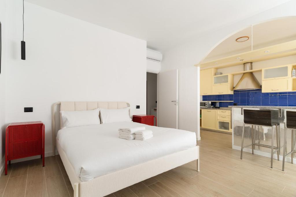 GuestHost - Comfy Studio X3 Famagosta M2 - 1