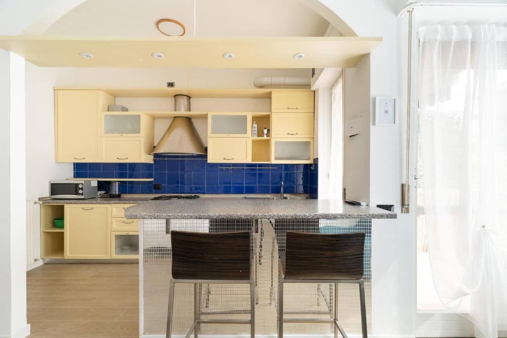 GuestHost - Comfy Studio X3 Famagosta M2 - 2