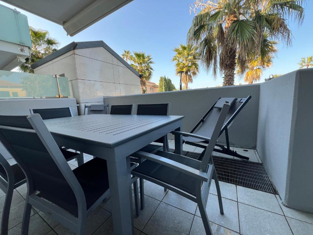 Palm Grove House con terrazzo e box privato - 5