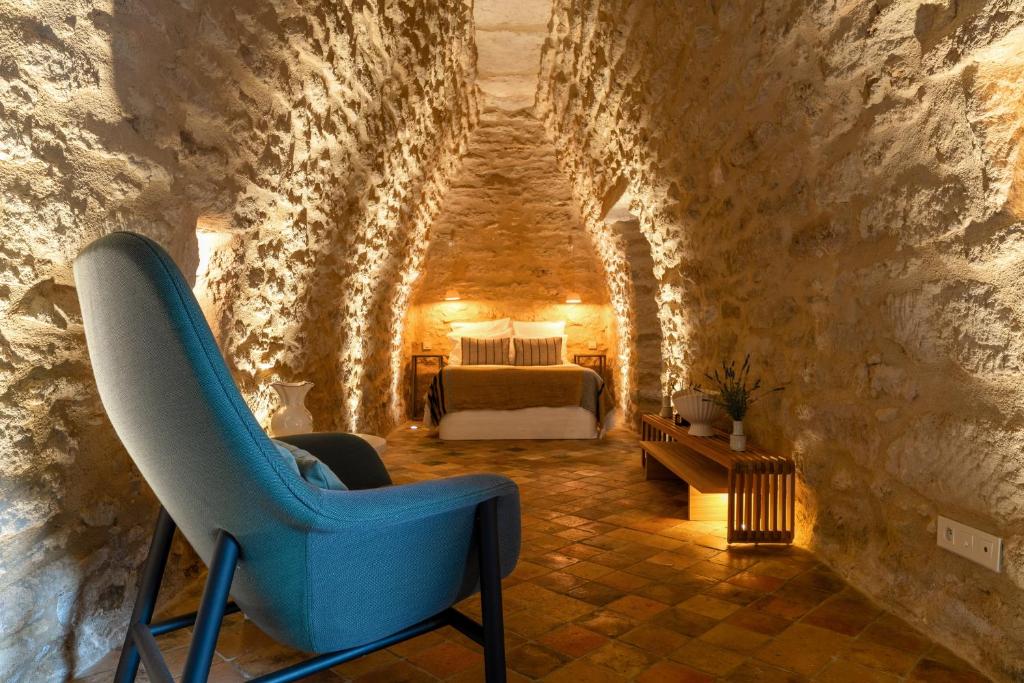 Villa de charme, avec piscine chauffée et vue panoramique sur Gordes à quelques minutes à pied du village - 3