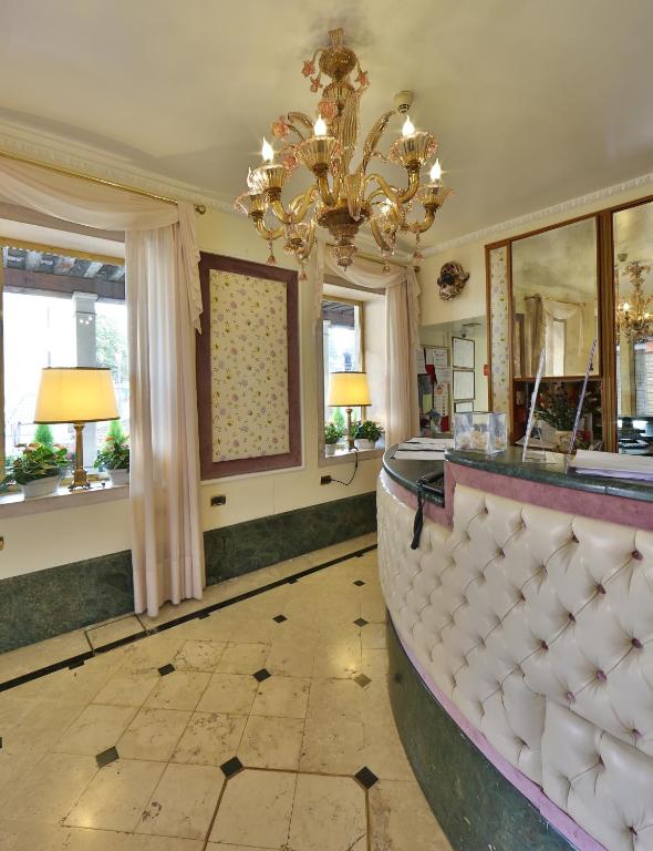 Hotel Arlecchino photo