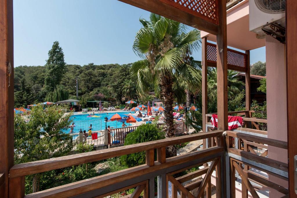 Club Pink Palace Hotel 전경