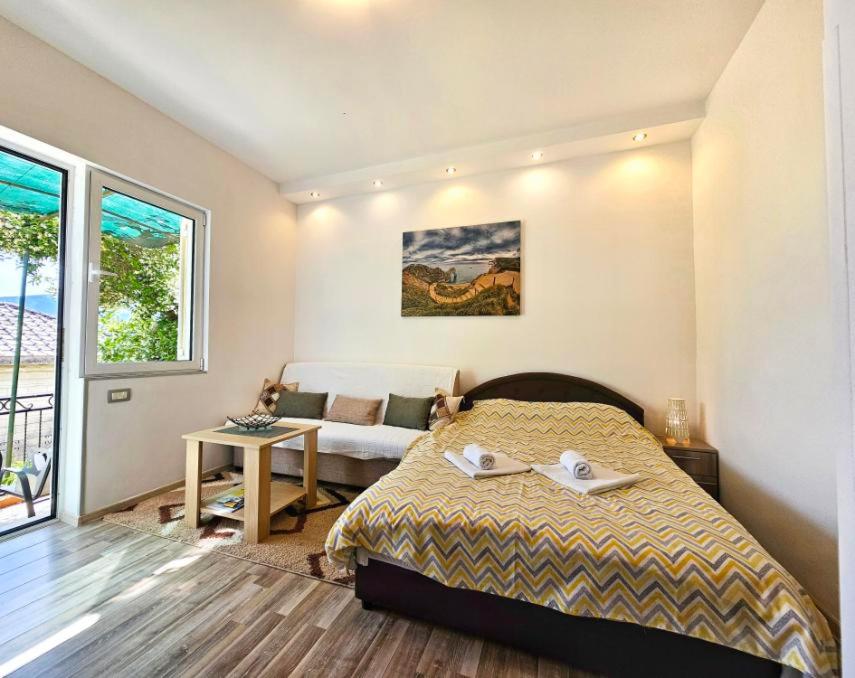 City Center Apartment-Old Town Terrace retreat - 2