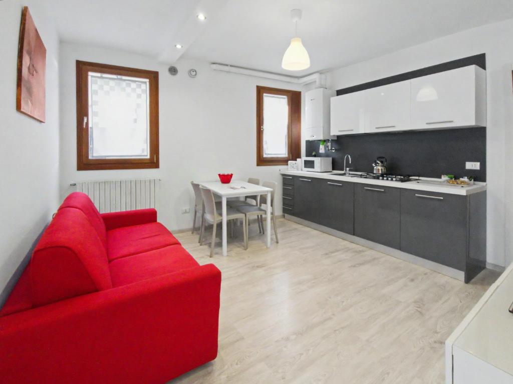 Ca' D'Oro Canal View Apartment - 2 Bedrooms - 4