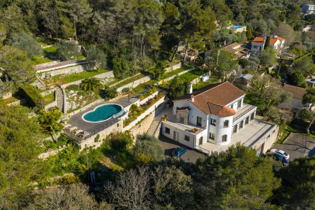 Panoramic-View Villa, 5 En-Suites, Pool, Sleeps 10 - 1