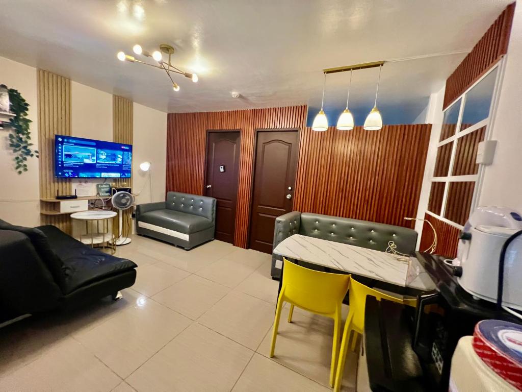 Mamby Gray's Place Balcony, Karaoke ,Wifi,Netflix &Kitchen