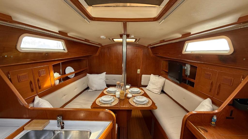 Velero Nadya - 2