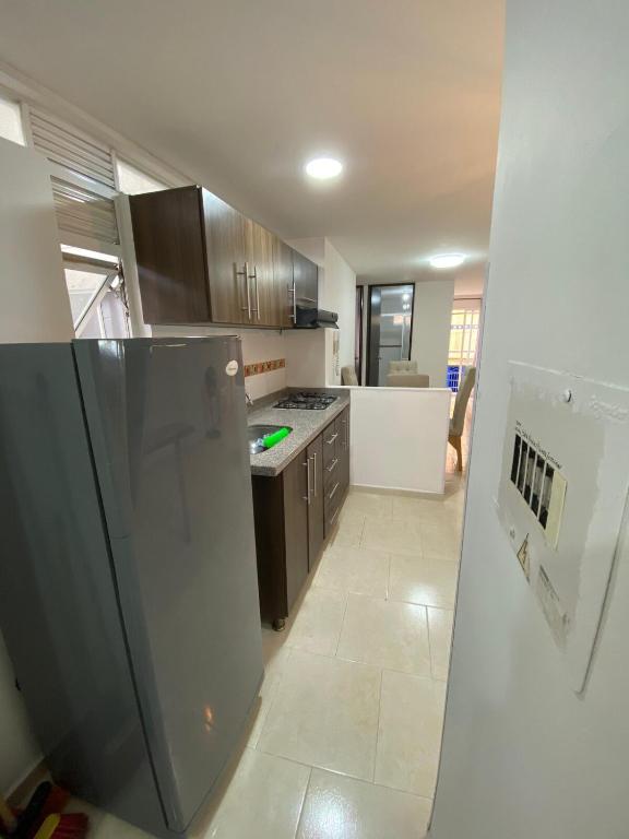 lindo apartamento con parqueadero - 2
