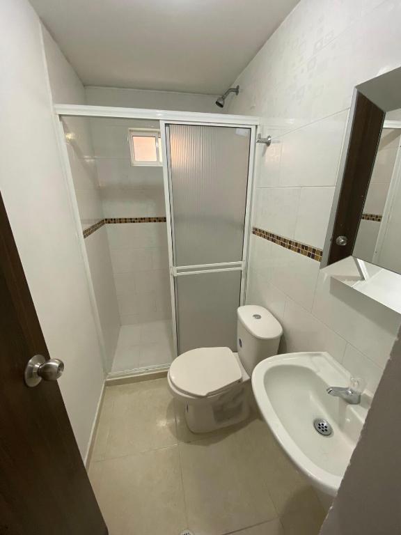lindo apartamento con parqueadero - 4