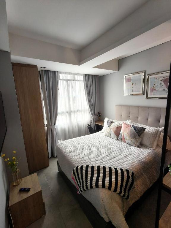 Modern Studio for 1 or 2 Guests Near Airport Free WiFi - 3
