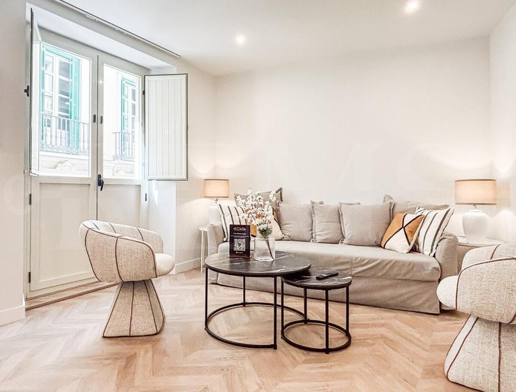 Modern 2-Bed Apartment, Heart of Málaga REMS - 1