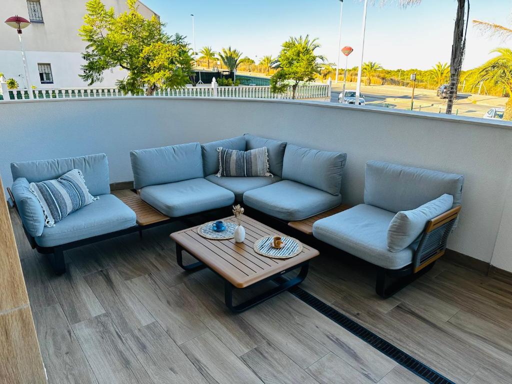 Modern Costa Blanca Apartment Pool, Gym & Terrace Close to the sea - 3