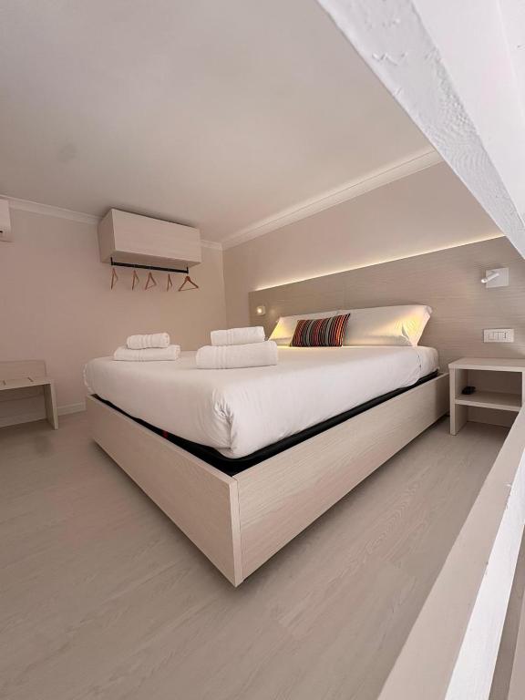 . Casa Blanca Rooms&Suites